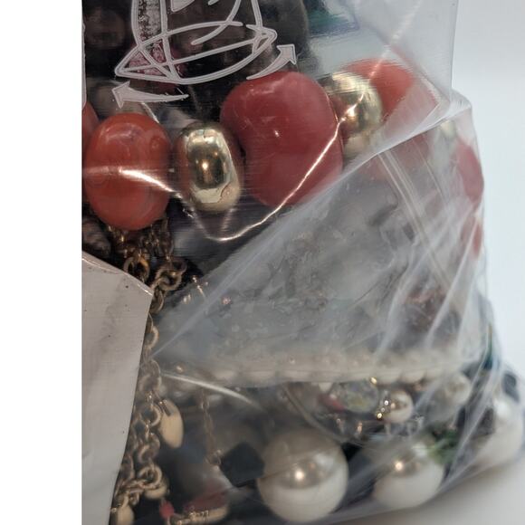 Jewelry Lot Ines Repurpose Bag Over 4 Pounds Beads & Possible Wearable Pieces - Picture 3 of 7